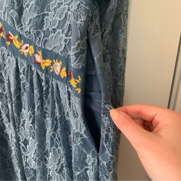 Miami Blue Lace Floral Embroidered V-Neck Long Sleeve Dress, size S - Picture 4 of 10